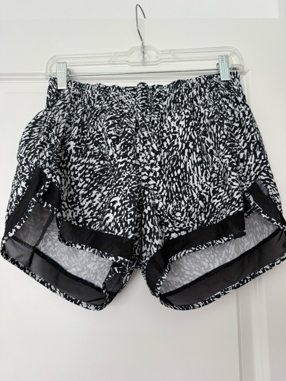 Athleta Black & White Abstract Print Athletic Shorts